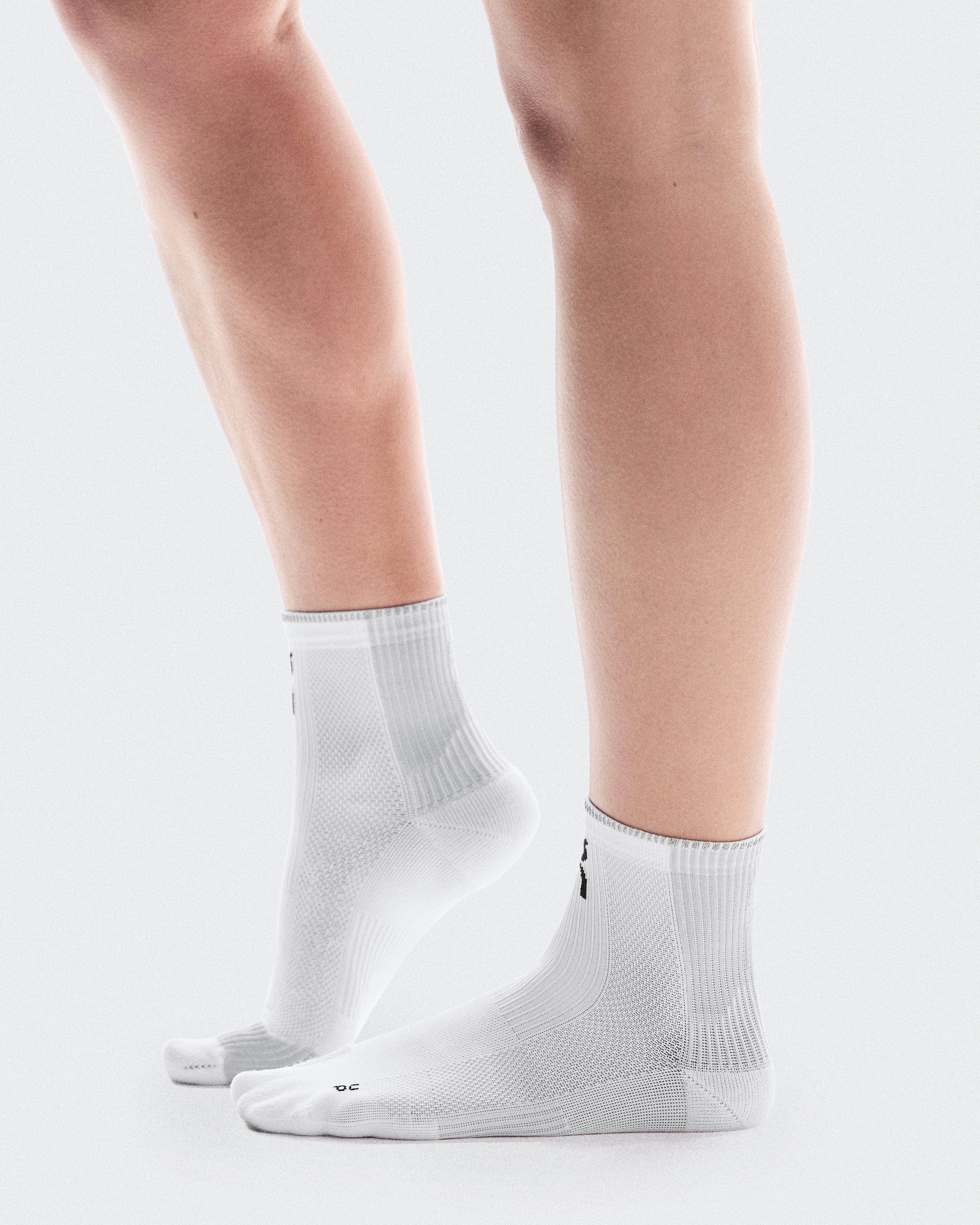 On Performance Run Sock Mid (Unisex) - Image 17