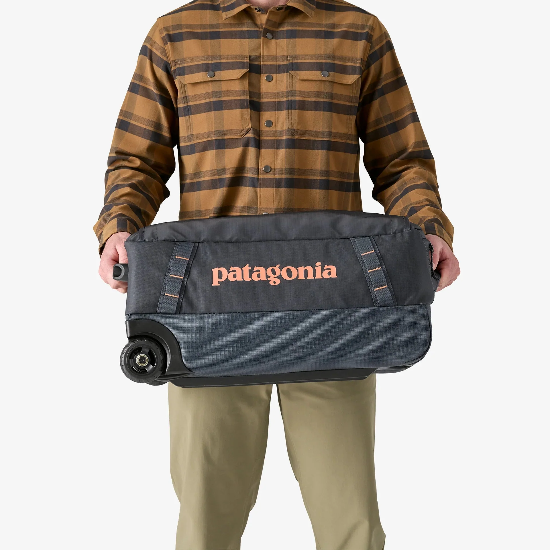 Patagonia Black Hole Wheeled Duffel 40L - Image 8